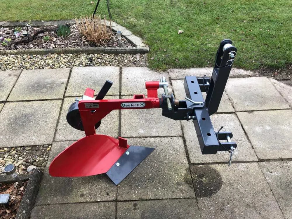 Aratro Geotech DP16 a versoio corto per trattore - immagine 6