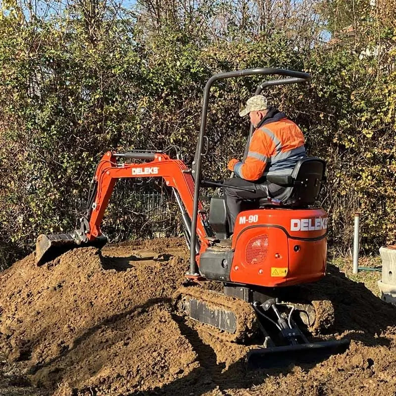 Mini attrezzatura agricola Deleks M90 compatta e robusta - immagine 13