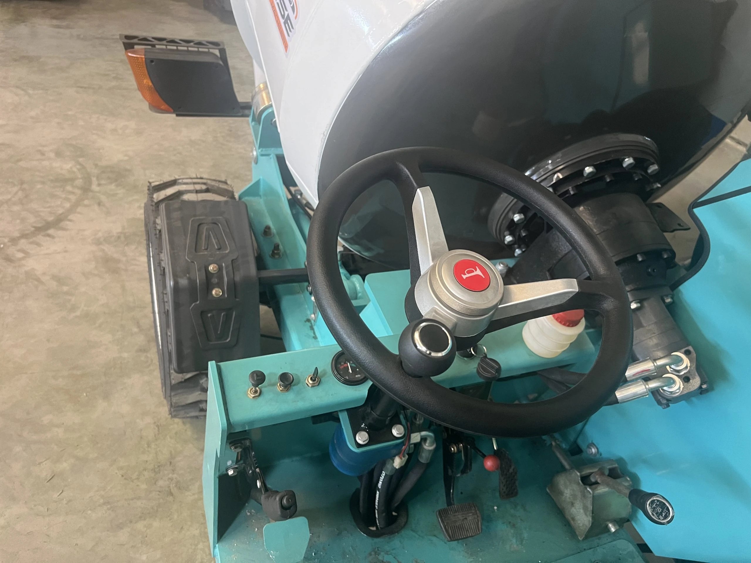 Mini betoniera autocaricante 500 L per cantieri compatti - immagine 8