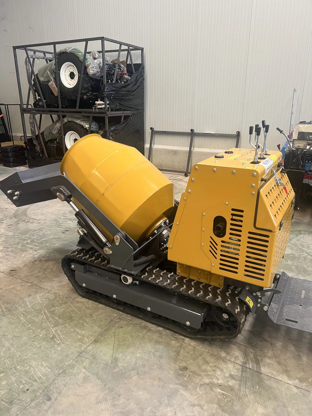 Mini betoniera cingolata 200 L per calcestruzzo in cantiere - immagine 11