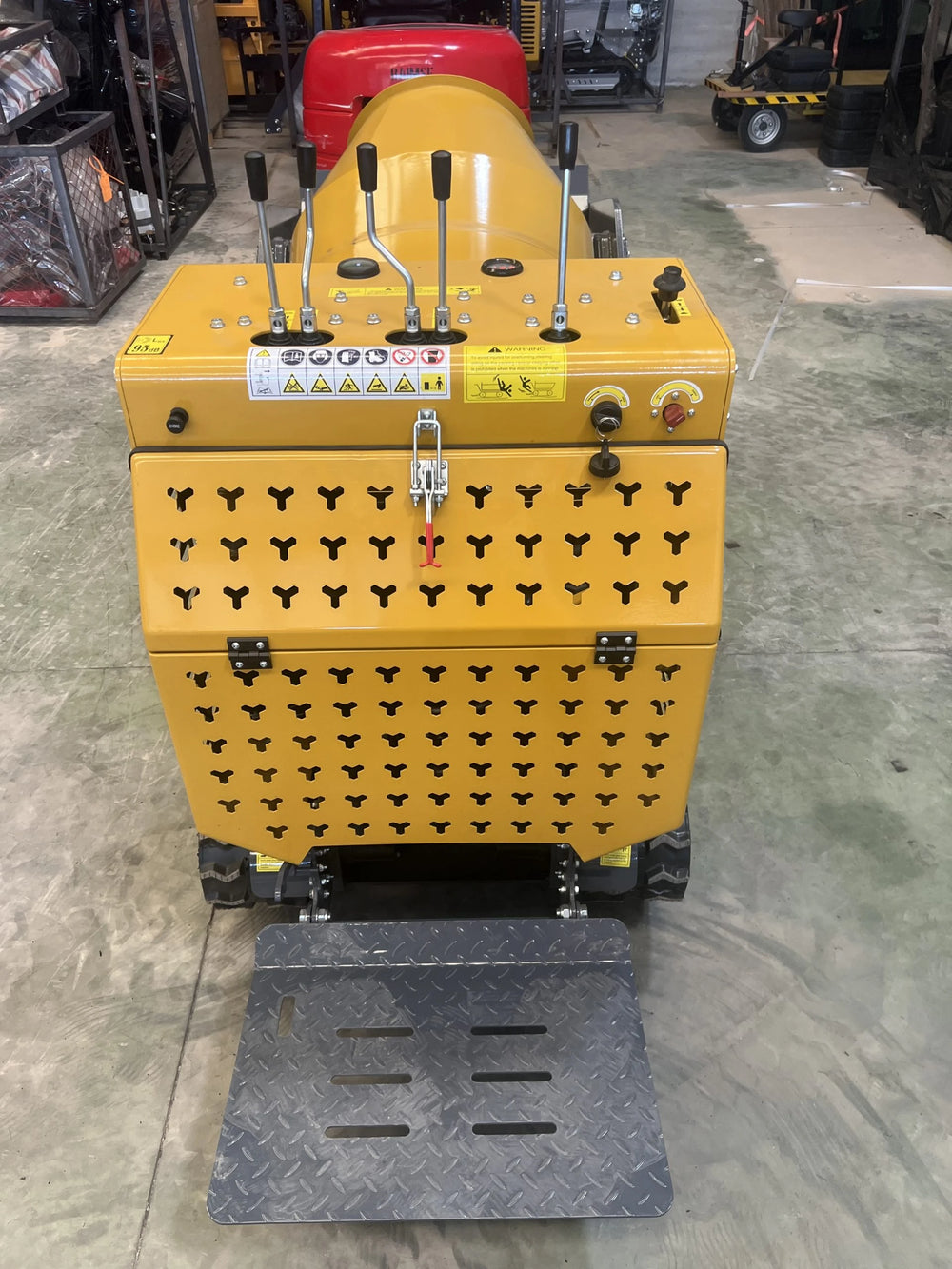 Mini betoniera cingolata 200 L per calcestruzzo in cantiere - immagine 14
