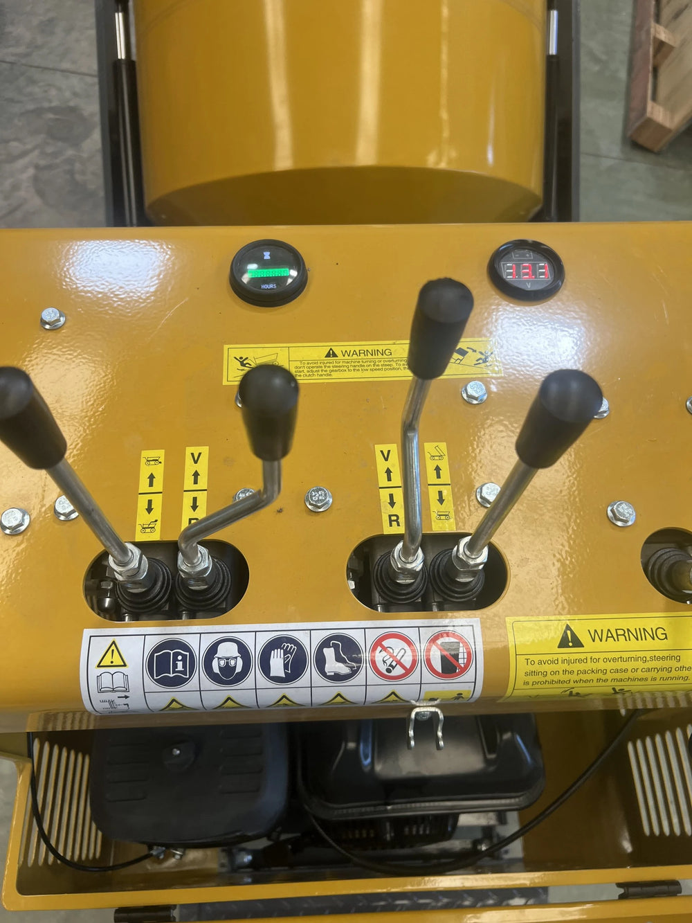 Mini betoniera cingolata 200 L per calcestruzzo in cantiere - immagine 5