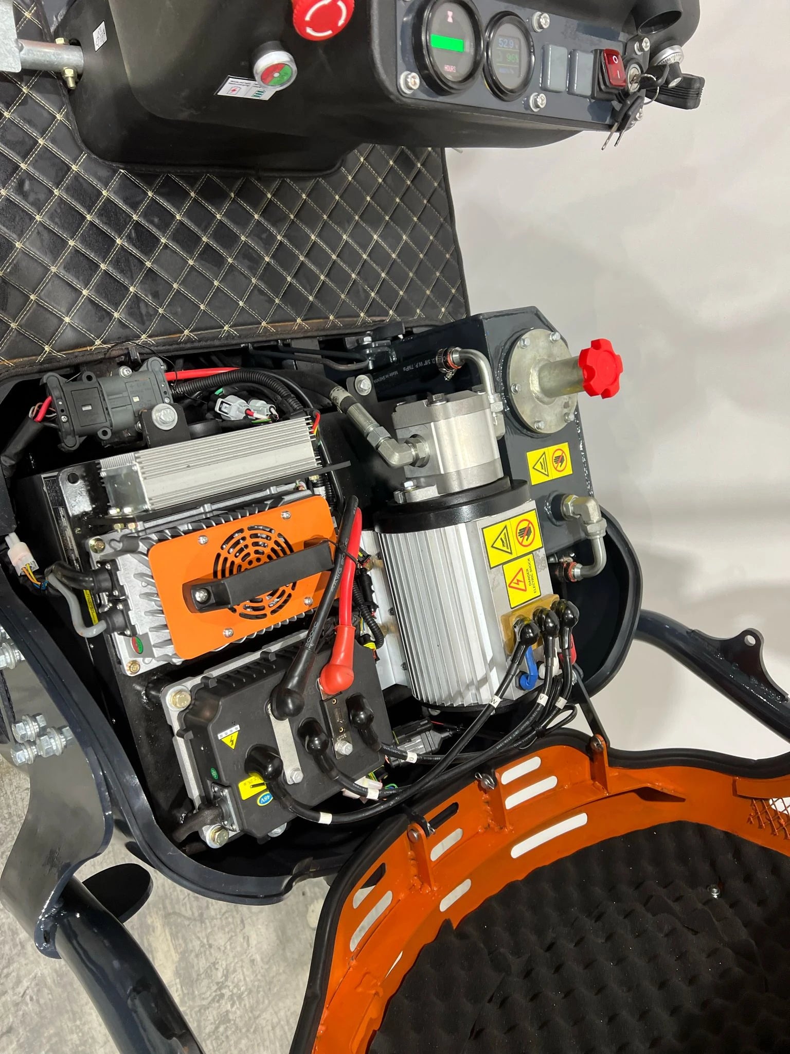 Mini escavatore elettrico TD10 silenzioso per lavori urbani - immagine 13