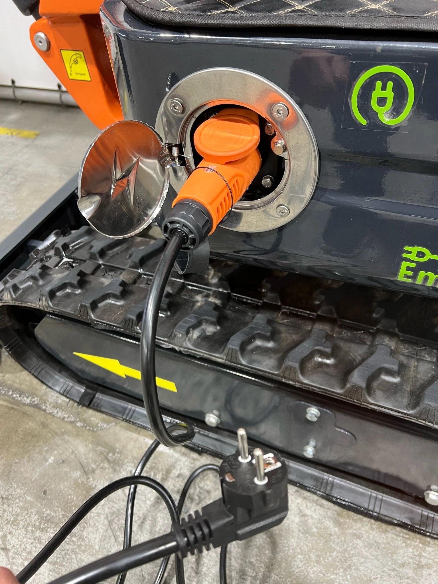 Mini escavatore elettrico TD10 silenzioso per lavori urbani - immagine 8