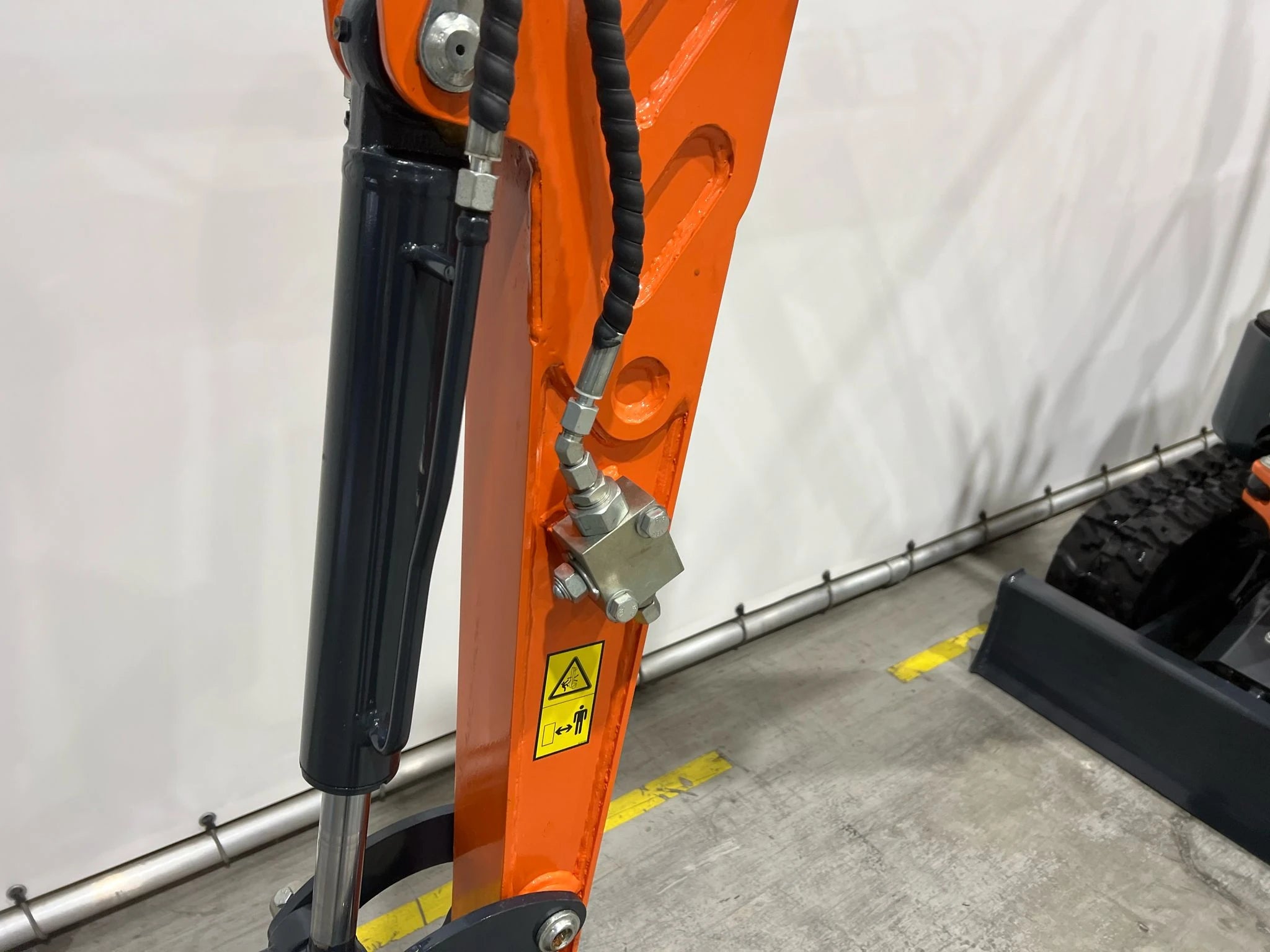 Mini escavatore elettrico TD10 silenzioso per lavori urbani - immagine 9