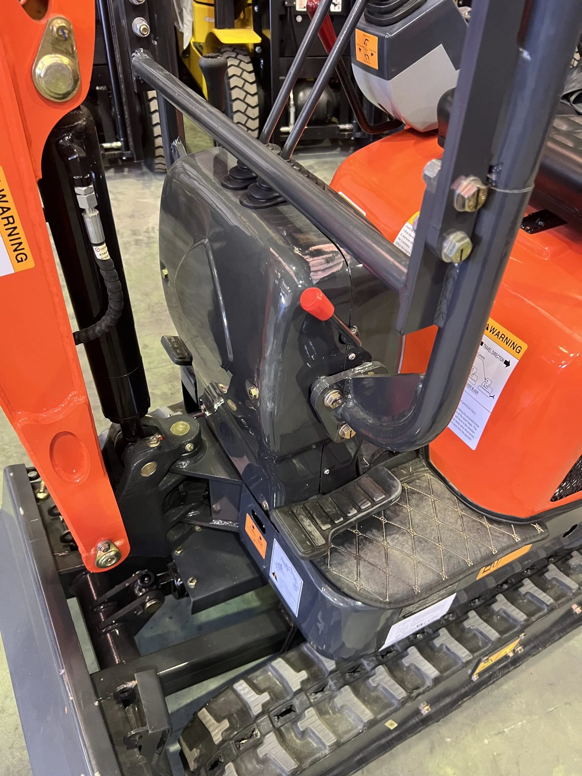 Mini escavatore Kubota 1200 kg con cingoli retrattili 74 cm - immagine 12