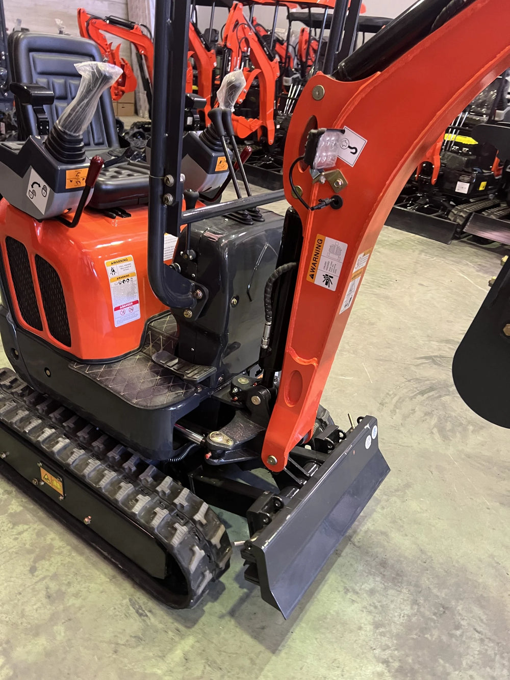 Mini escavatore Kubota 1200 kg con cingoli retrattili 74 cm - immagine 14