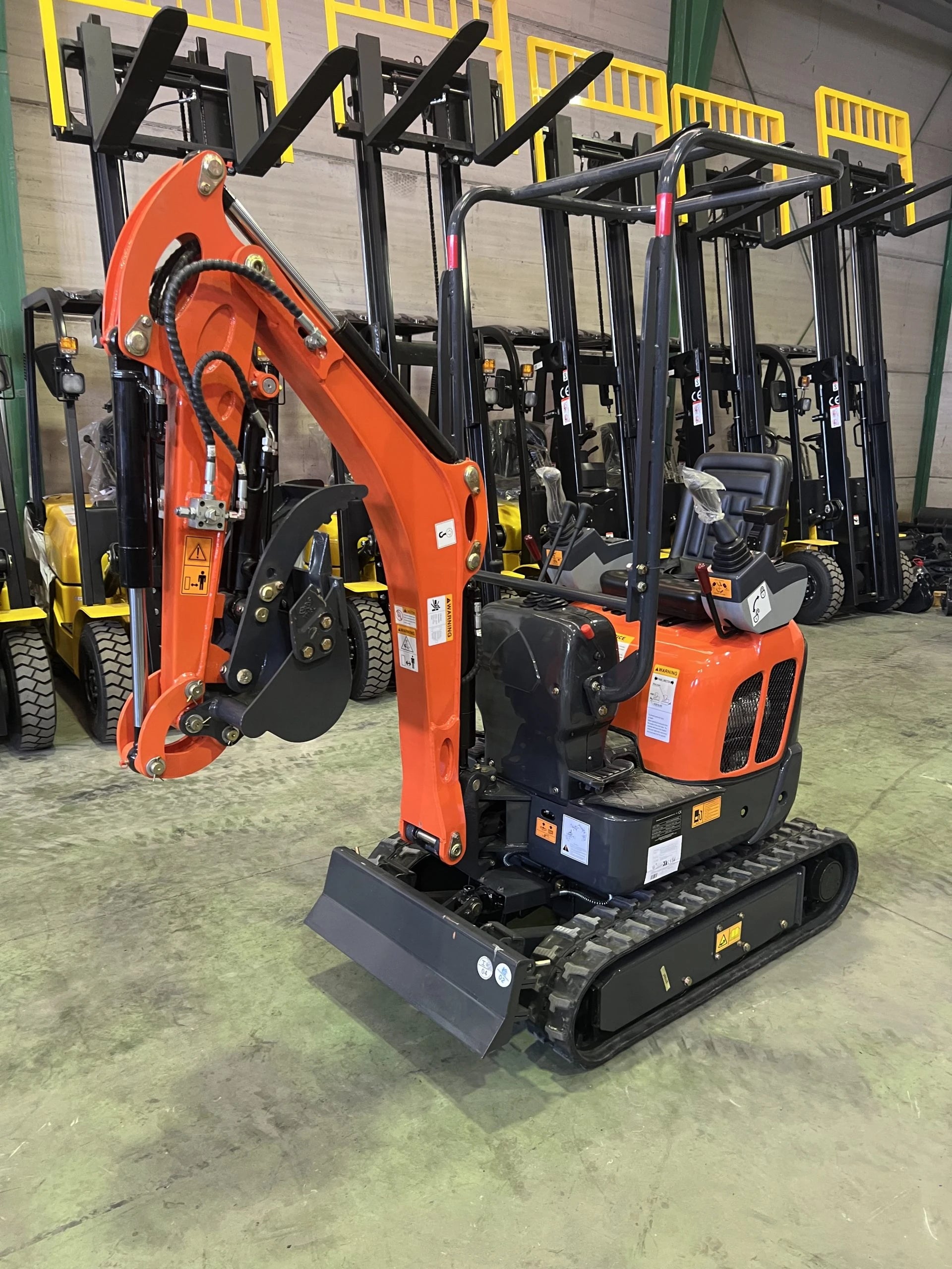 Mini escavatore Kubota 1200 kg con cingoli retrattili 74 cm - immagine 17