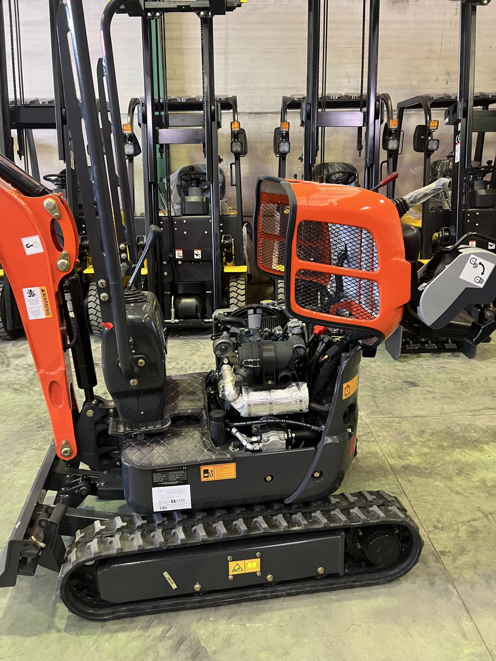 Mini escavatore Kubota 1200 kg con cingoli retrattili 74 cm - immagine 2