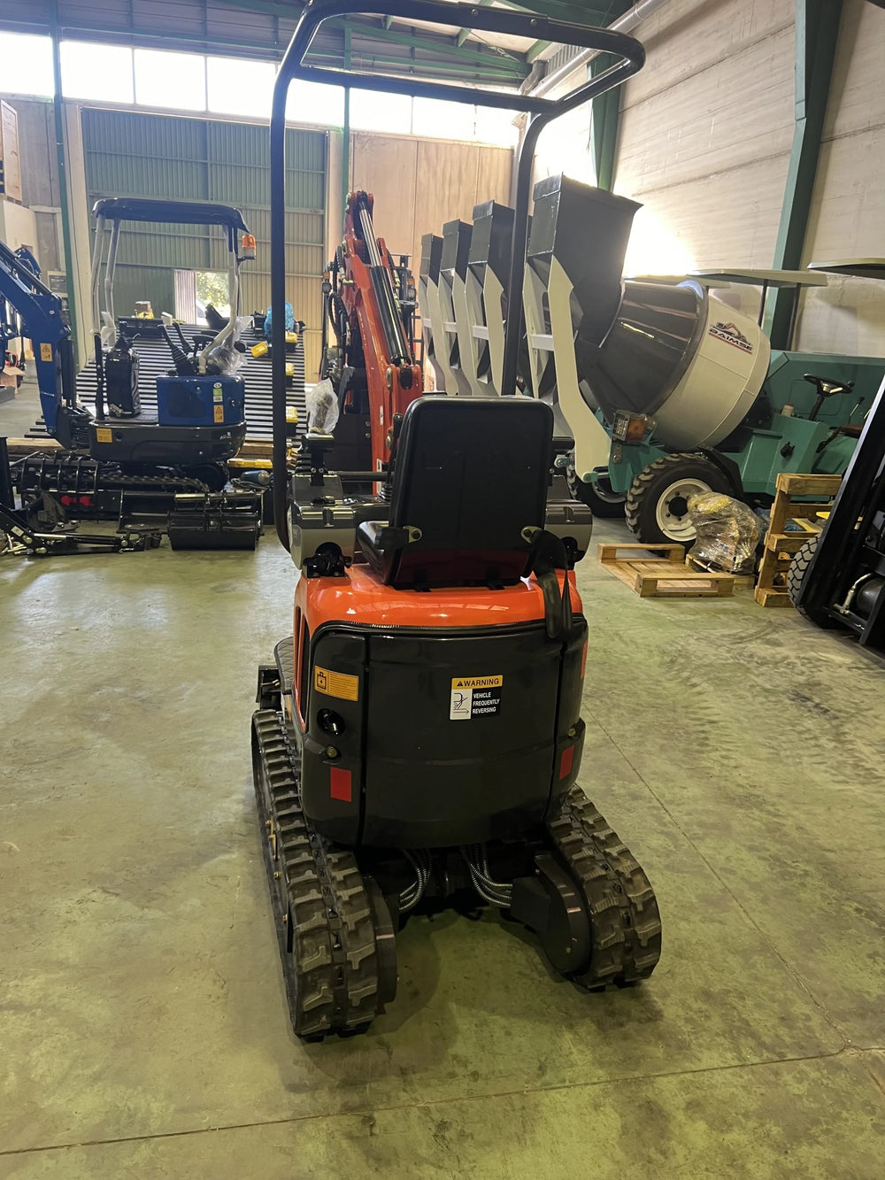 Mini escavatore Kubota 1200 kg con cingoli retrattili 74 cm - immagine 7