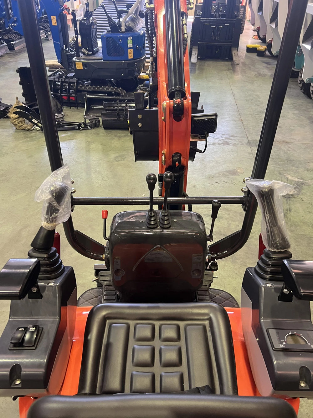 Mini escavatore Kubota 1200 kg con cingoli retrattili 74 cm - immagine 9