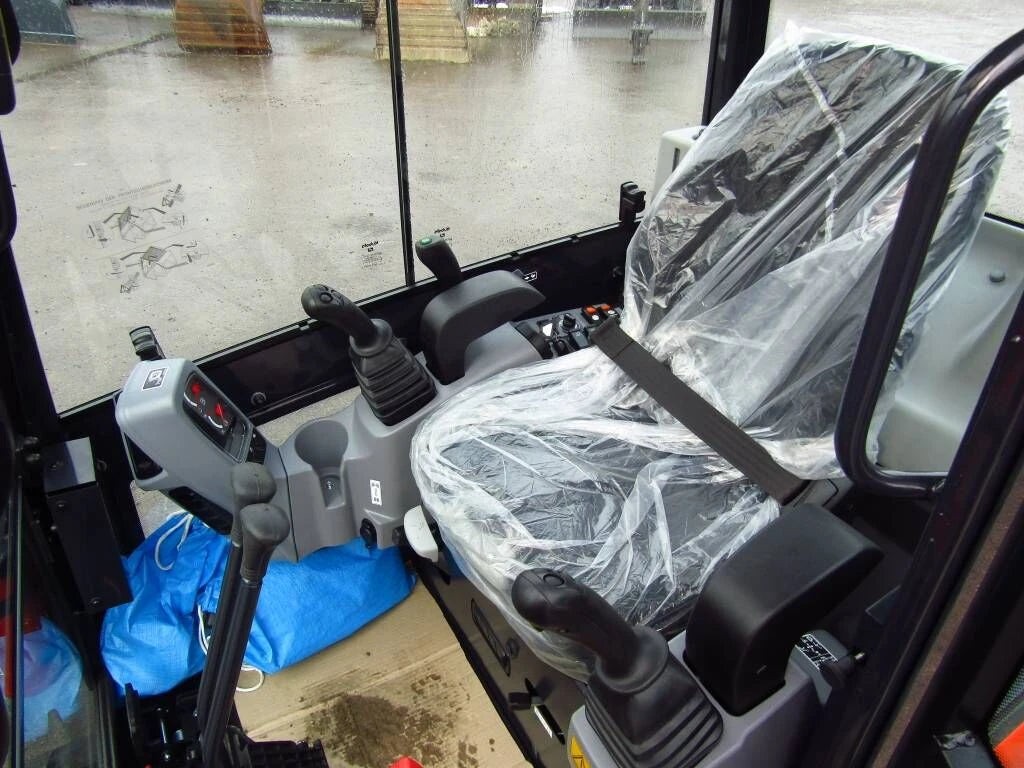 Mini escavatore Kubota KX019-4 professionale e affidabile - immagine 9