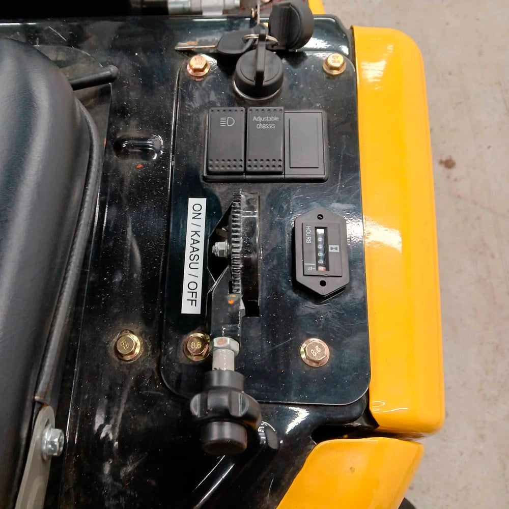 Mini escavatore Machpro MP15 compatto per lavori precisi - immagine 19