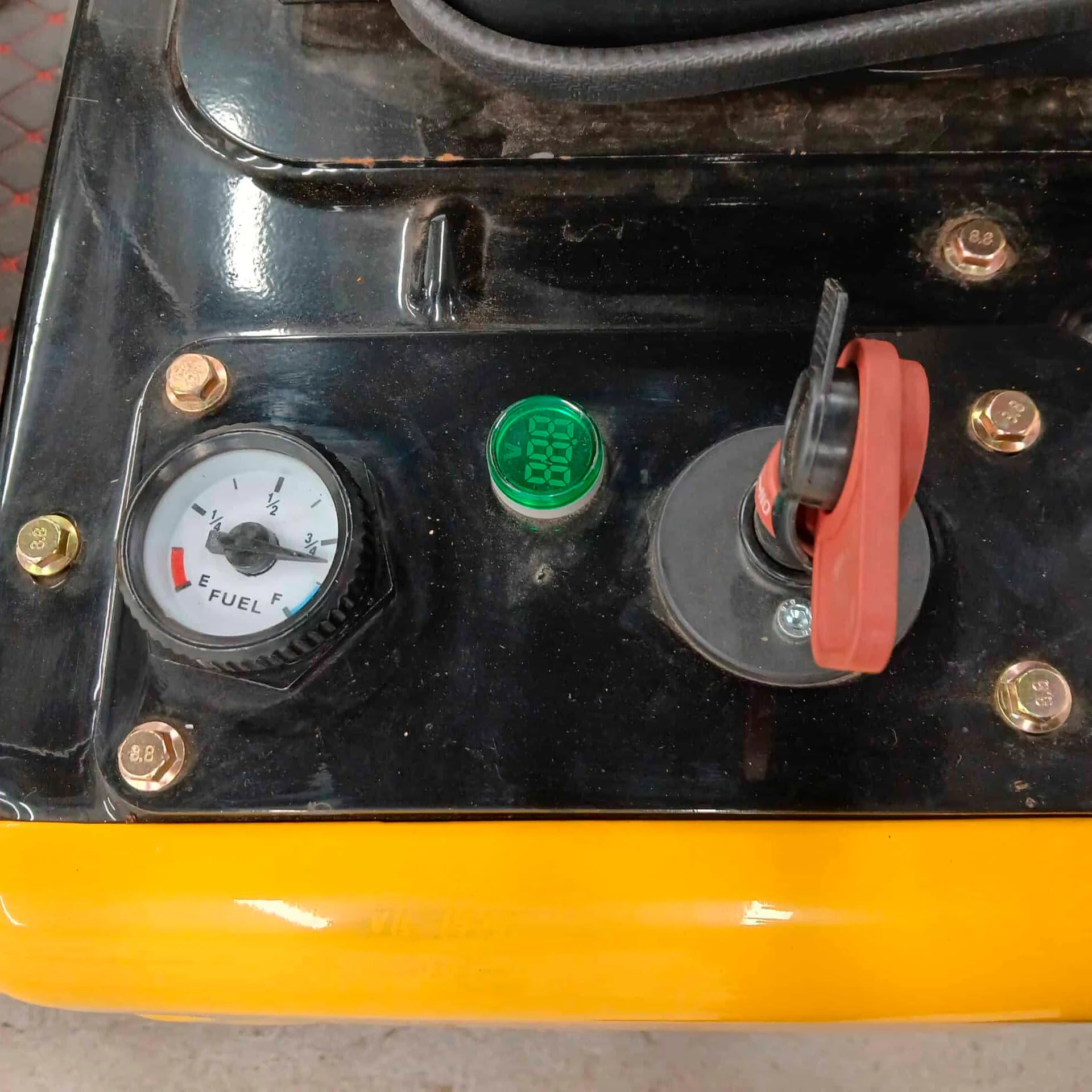 Mini escavatore Machpro MP15 compatto per lavori precisi - immagine 21