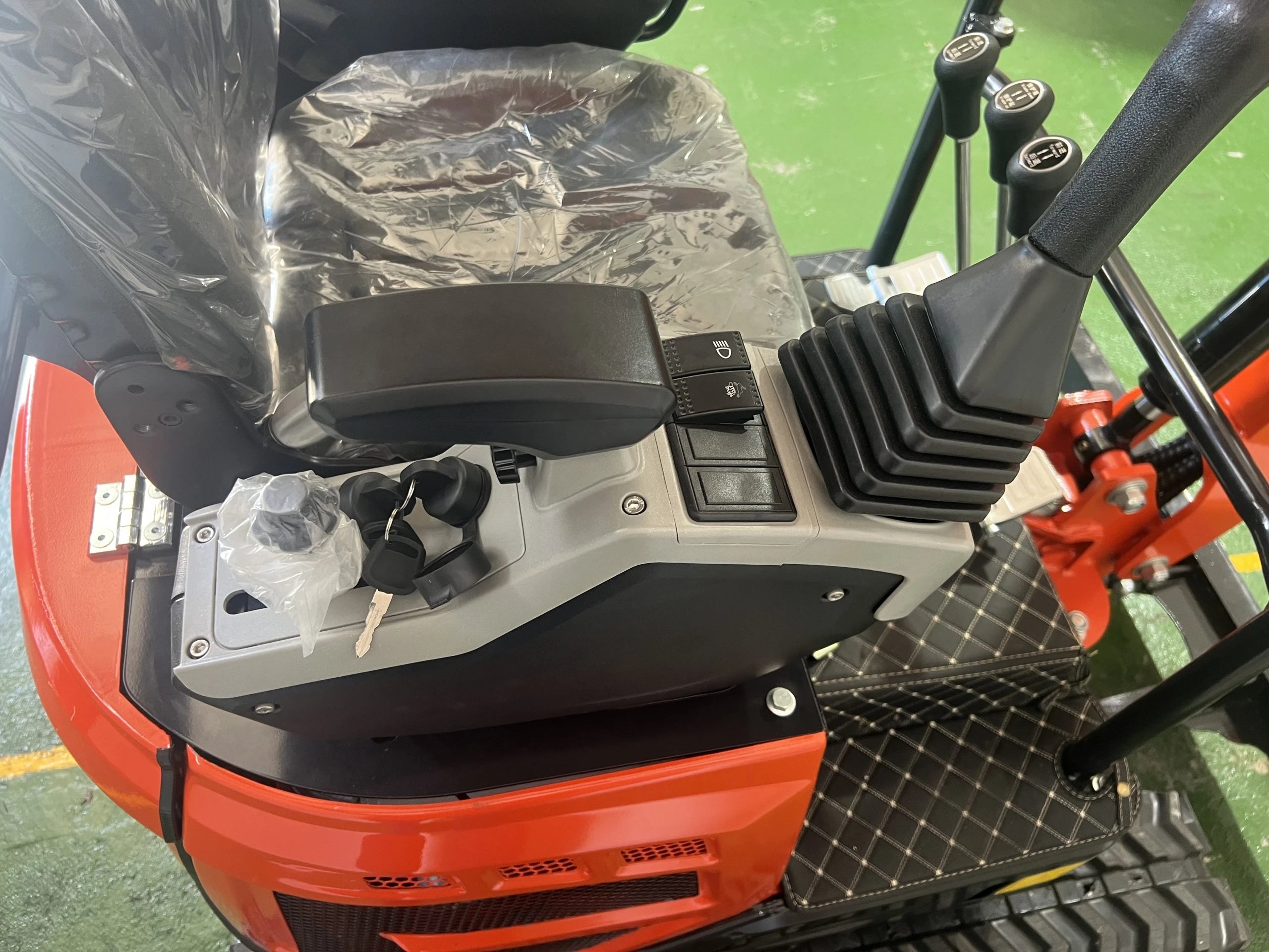 Mini escavatore rotativo Baimse 1800 kg con motore Kubota - immagine 15
