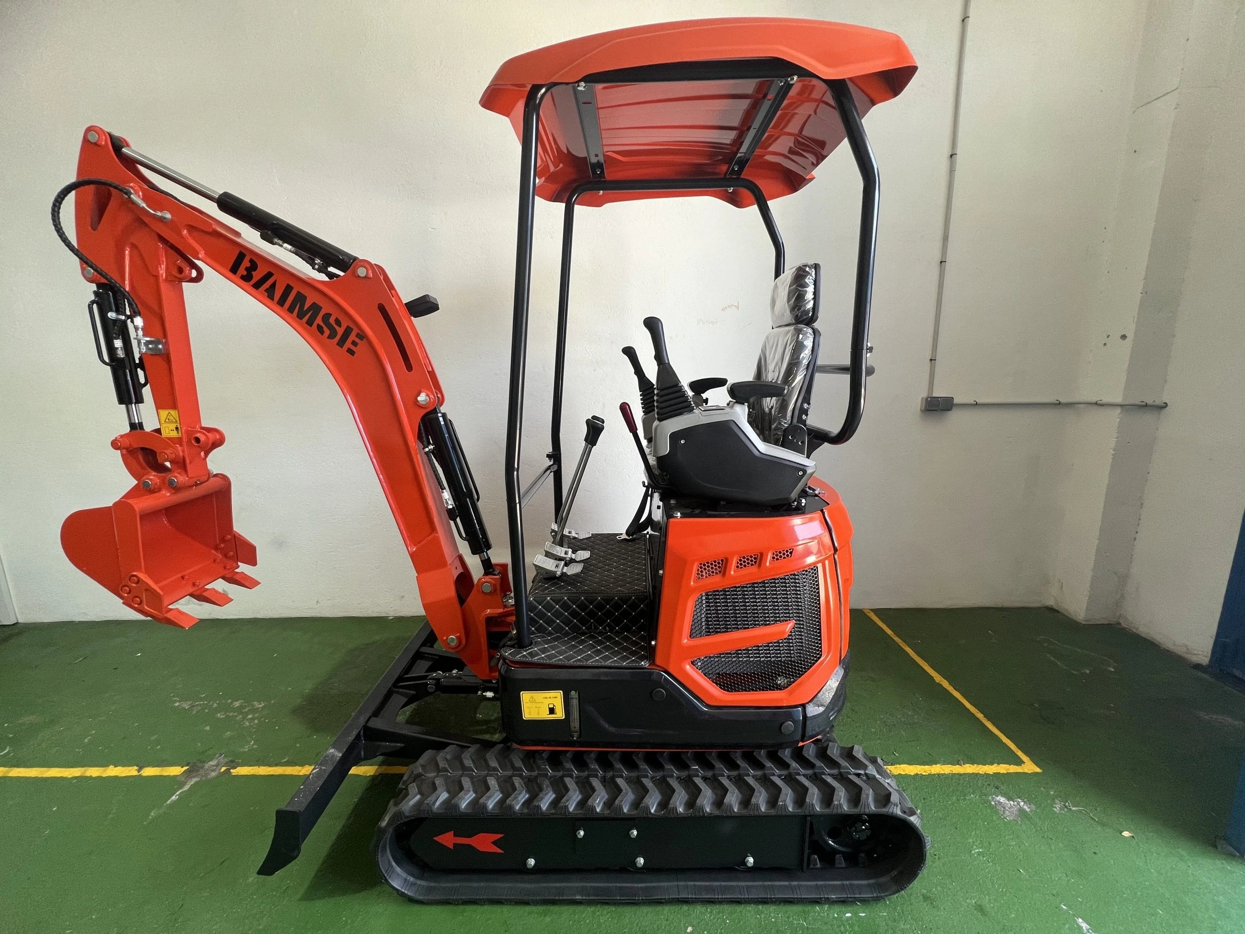 Mini escavatore rotativo Baimse 1800 kg con motore Kubota - immagine 3