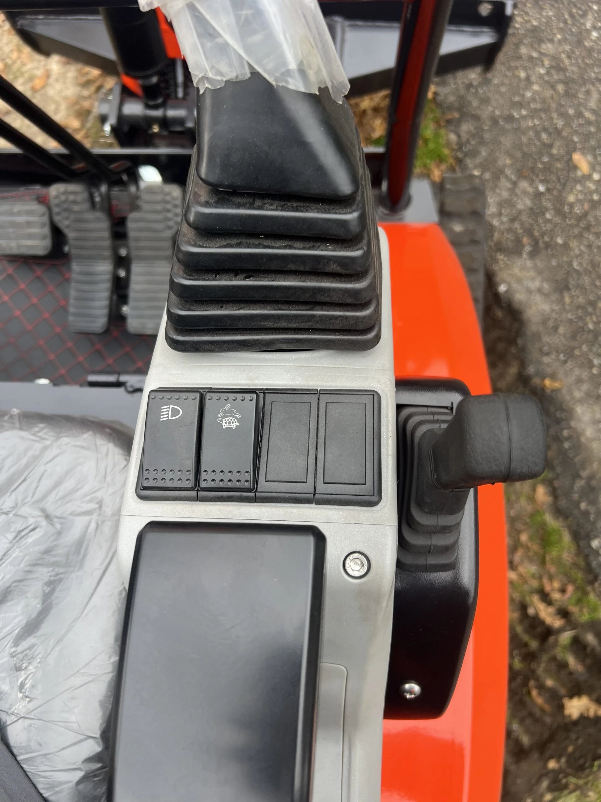 Mini escavatore rotativo Baimse 2500 kg Kubota D1105 - immagine 17