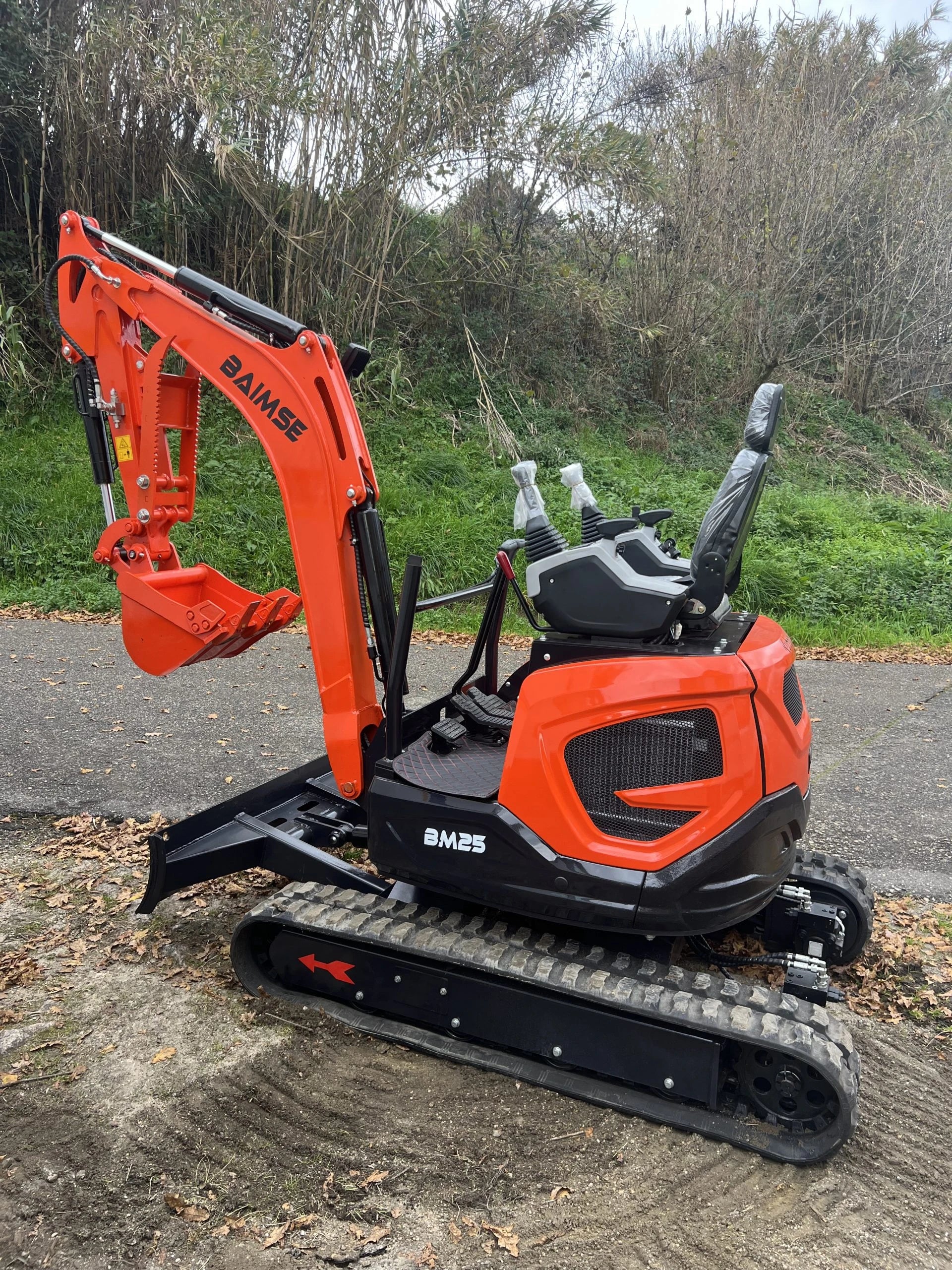 Mini escavatore rotativo Baimse 2500 kg Kubota D1105 - immagine 8