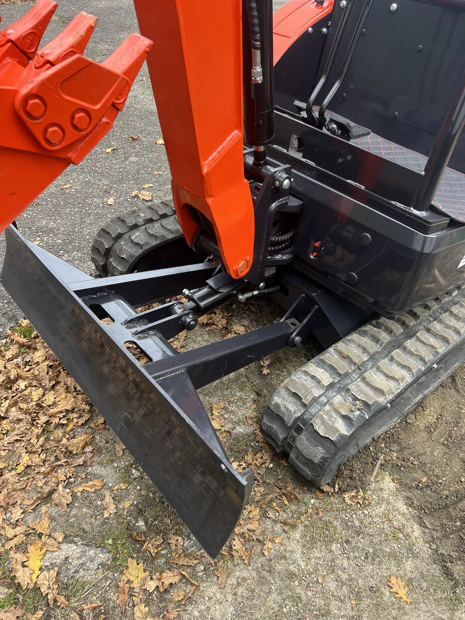 Mini escavatore rotativo Baimse 2500 kg Kubota D1105 - immagine 9
