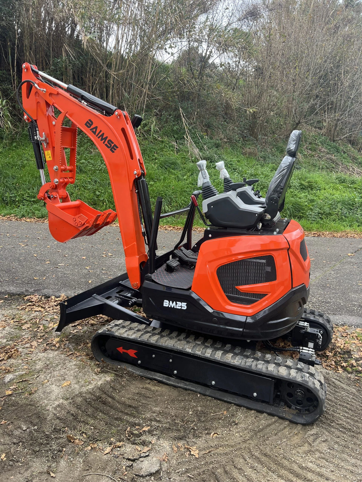 Mini escavatore rotativo Baimse 2500 kg Kubota D1105
