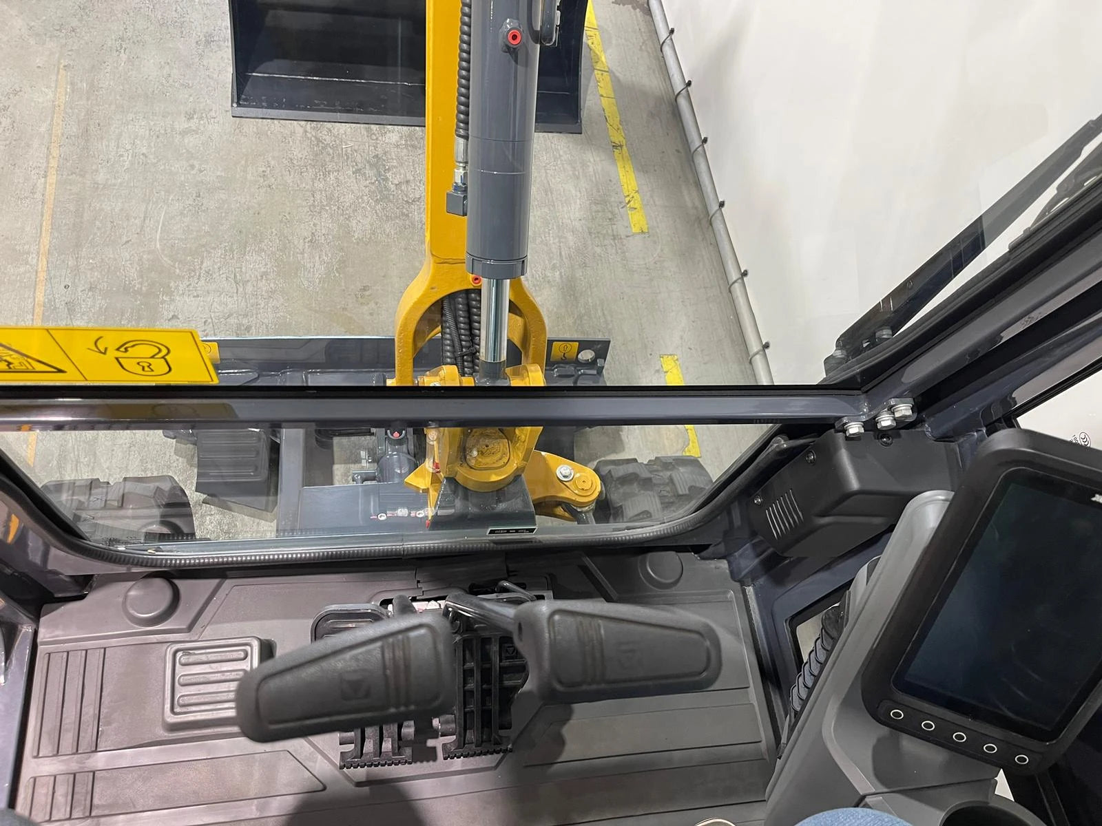 Mini escavatore XCMG XE20E-C compatto professionale - immagine 21