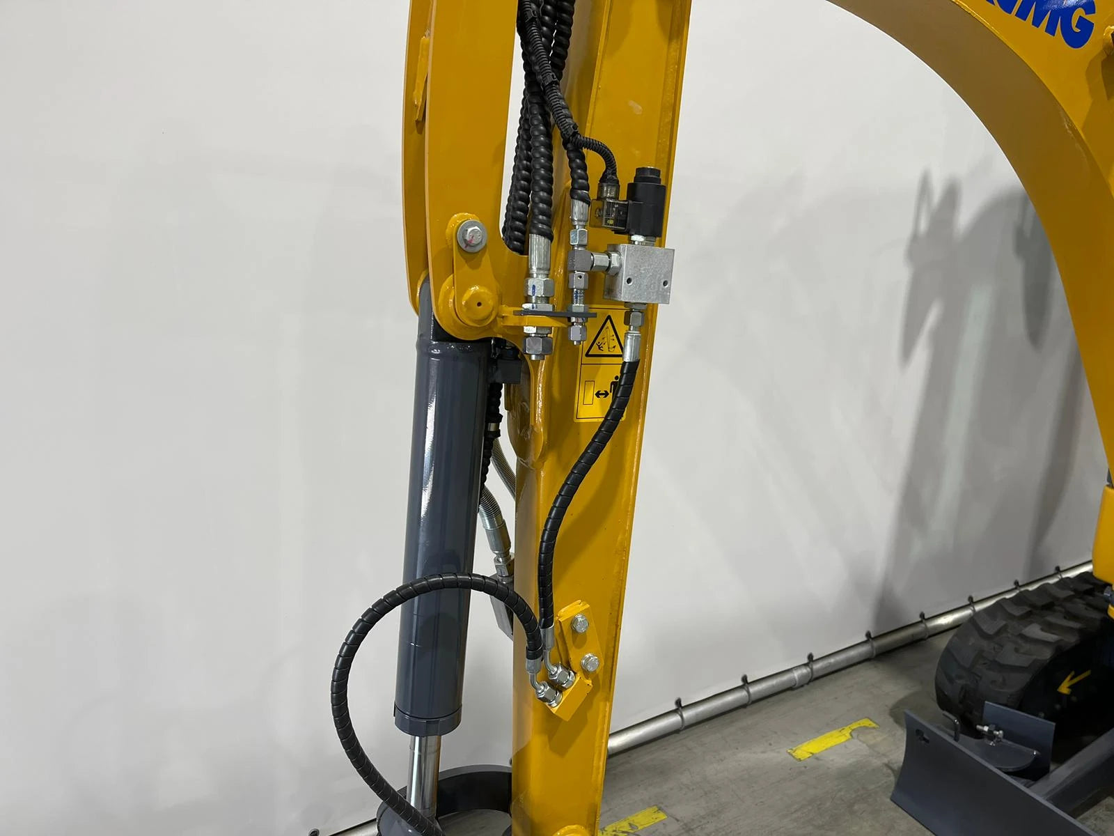 Mini escavatore XCMG XE20E-C compatto professionale - immagine 22