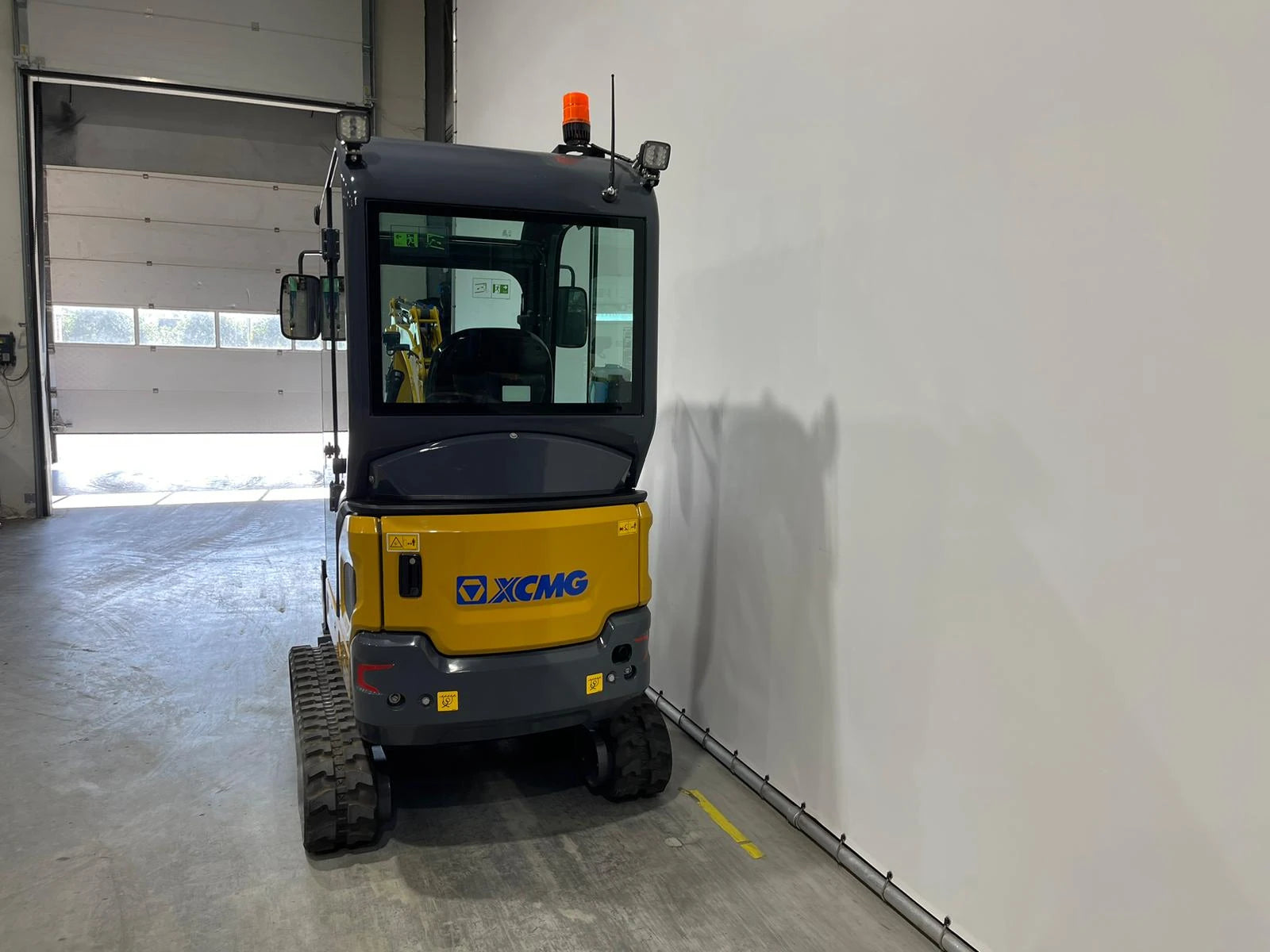 Mini escavatore XCMG XE20E-C compatto professionale - immagine 27