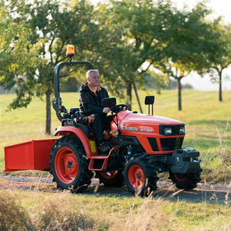 Trattore compatto Kubota EK1 261 25 CV per uso professionale - immagine 4