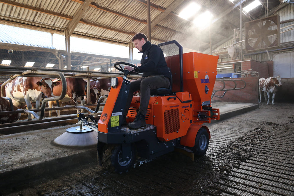 Tuchel-Trac FarmXpert multifunzione per manutenzione agricola - immagine 2